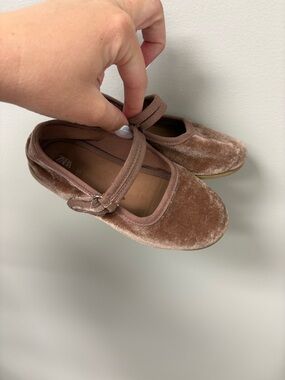 Zara Kids Mauve Velvet Ballet Flats Size 9c (euro 26)